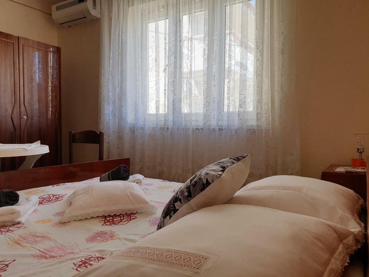Guest House Miro نوفاليا المظهر الخارجي الصورة